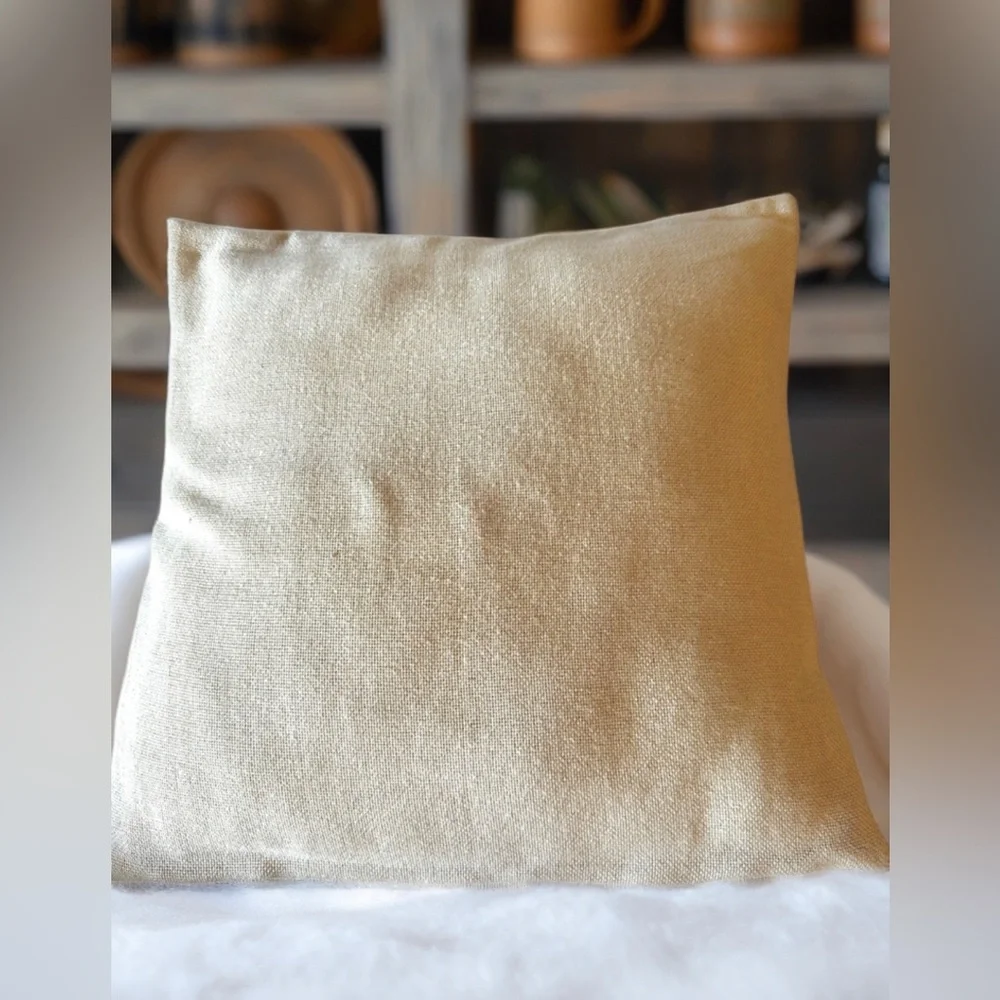 “Howdy” Decorative Throw Pillow